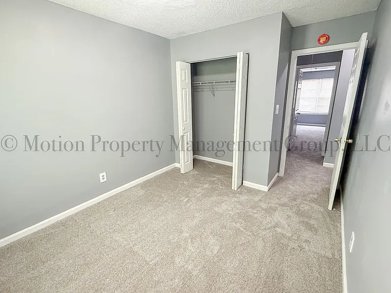 6710 Sunset Hills Blvd — Photo 16