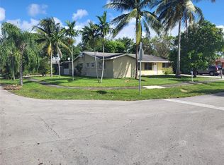 5421-5425 NW 17th St, Lauderhill, FL 33313