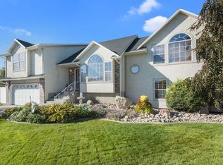8308 S Fox Pointe Ct, West Jordan, UT 84088