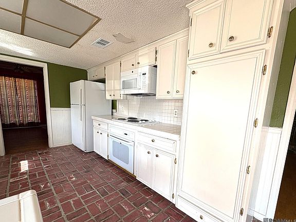 4th image of 6031 Ridgemore Dr