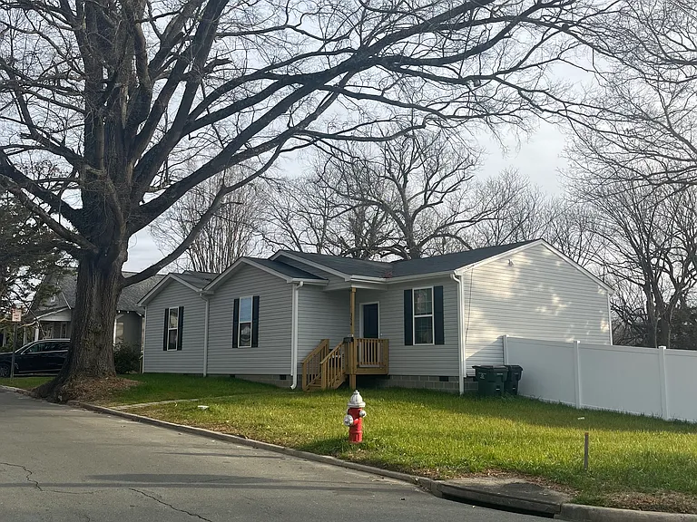 Peele St — Photo 8
