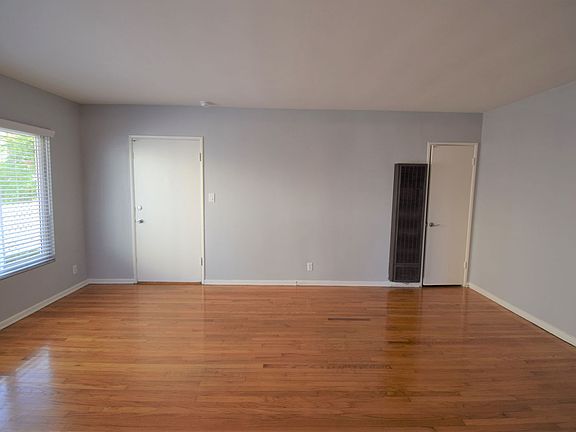 4th image of 823-25 S Orange Grove Ave #18373378