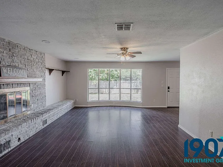 1041 SW 2nd St — Photo 25