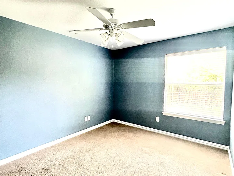 604 Peacock Dr — Photo 35