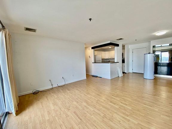 4th image of 500 Washington St APT 703