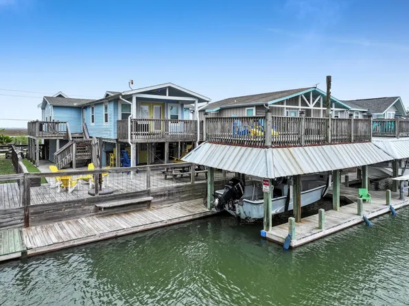 1275 Bay St, Crystal Beach, TX 77650