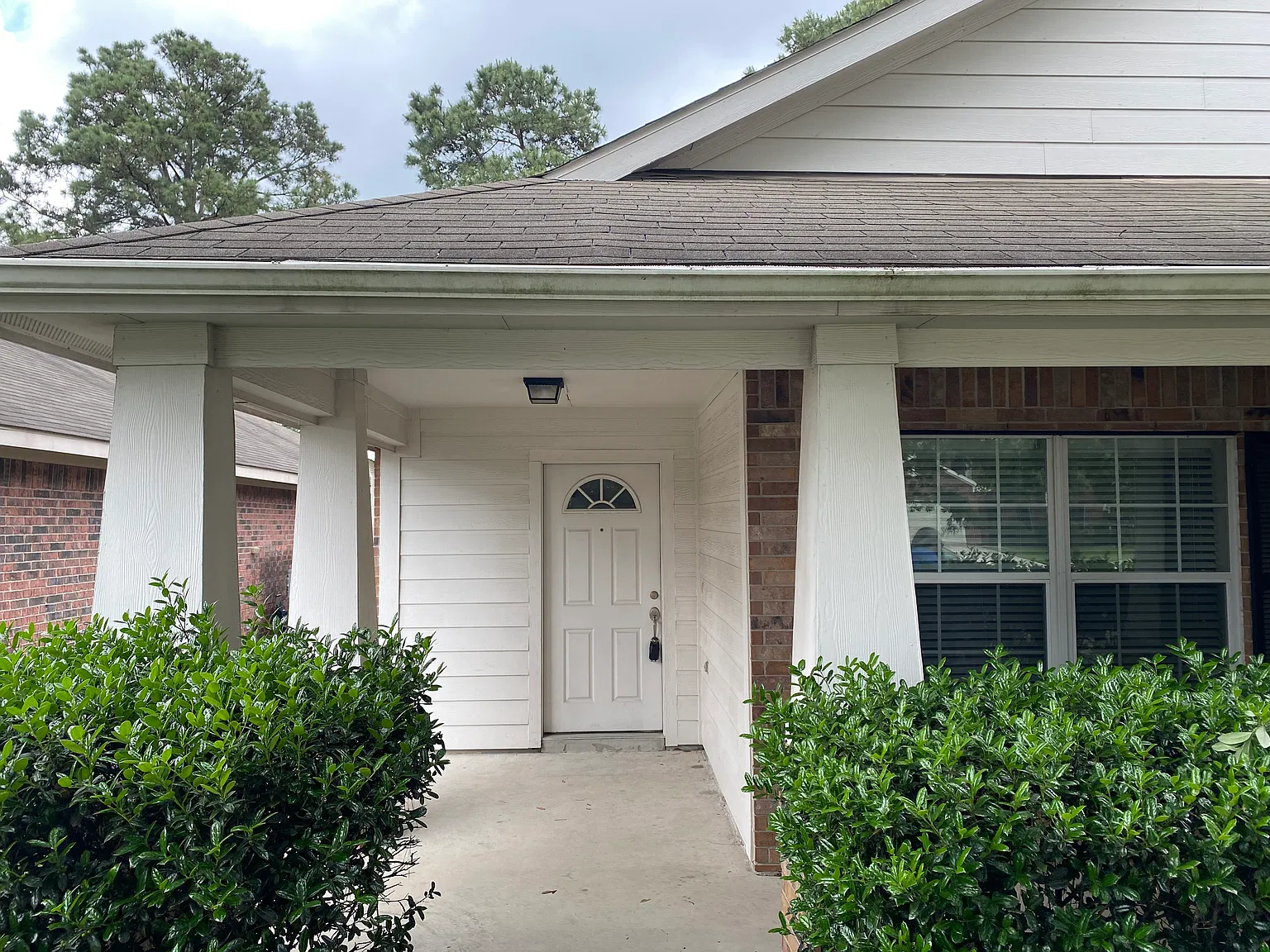 Enjoy the charm of this single-story home — Photo 2