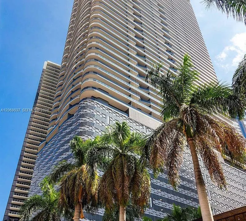 1000 Brickell Plz #4502