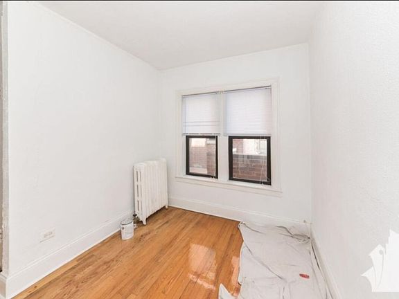 3rd image of 631 W Cornelia Ave #29-2S