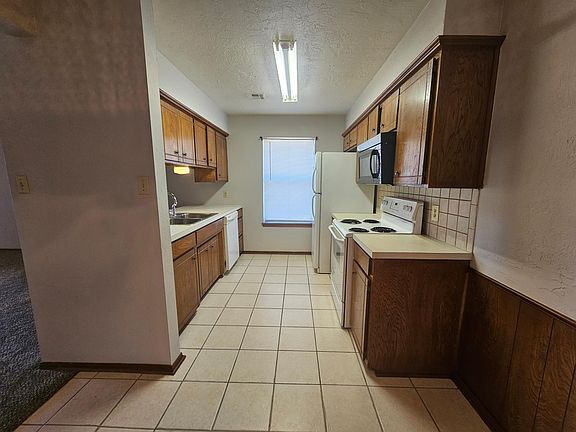 4th image of 7013 SW Stradford Ave APT B