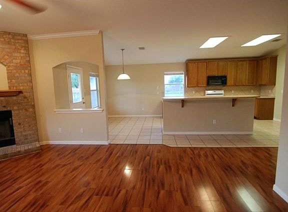 2nd image of 2101 Fall Creek Dr