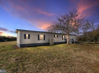 91 W Old Mountain Rd, Louisa, VA 23093