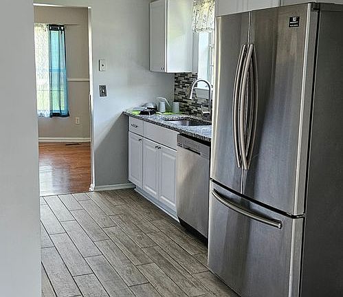 2nd image of 427 W Smithfield Cir