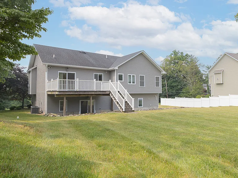 69 Heights Rd — Photo 27