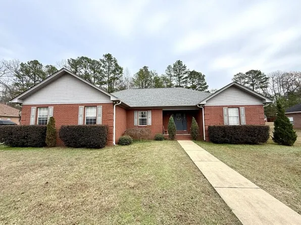 105 Woodson St, Fulton, MS 38843