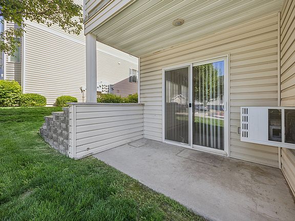 Lion's Gate Apartments in Walla Walla, Washington Three Bedroom Patio