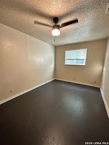 325 E French Pl — Photo 7