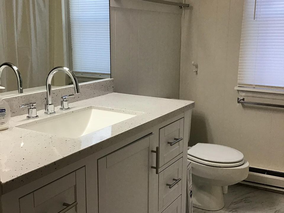 2nd image of 701 Hillcrest Ave