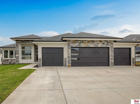 5608 N 212th St, Elkhorn, NE 68022
