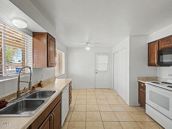 2nd image of 3235 W COUNTRY GABLES Drive