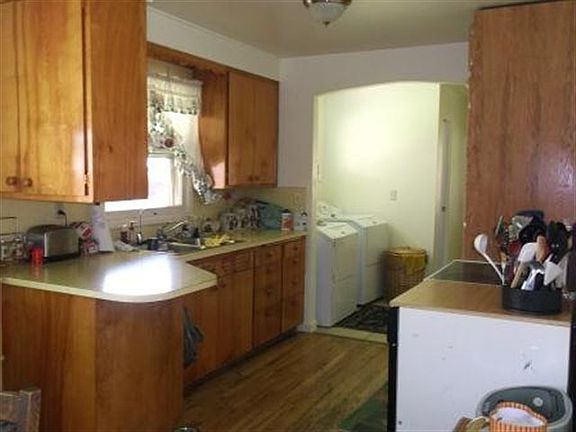 3rd image of 3916 W Greenbrier Dr