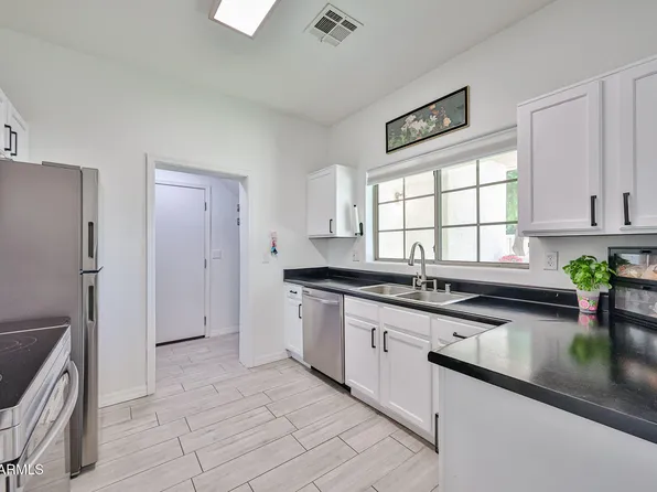 2801 N LITCHFIELD Road #37, Goodyear, AZ 85395