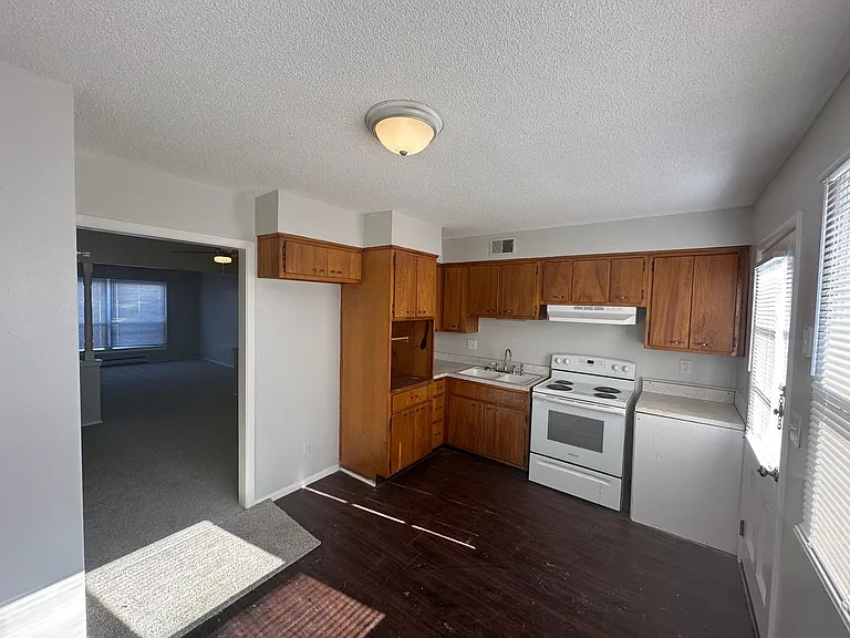 6037 W 25th St #1 — Photo 6