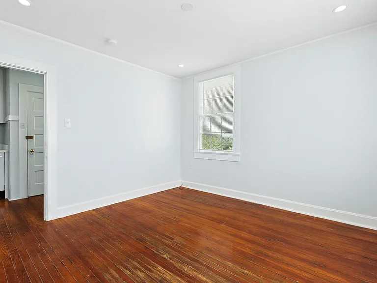 6037 Freret St #M — Photo 7
