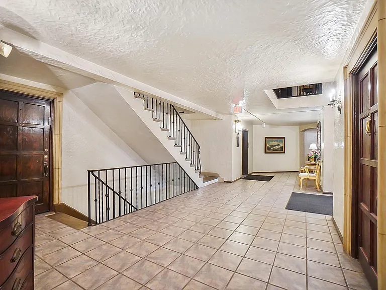 1211 Far Hills Ave #211 — Photo 21