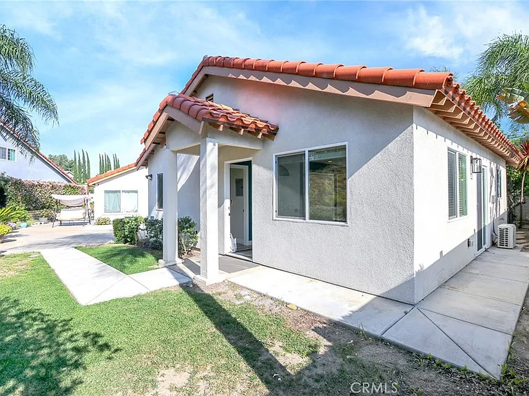 1621 Butternut Way #B — Photo 17