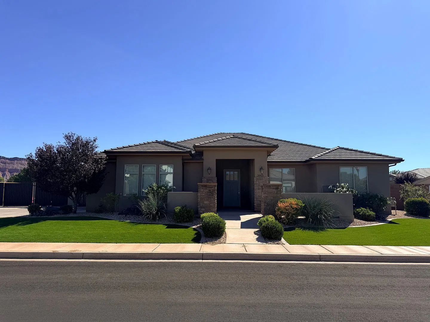 4 Bed, 2.5 bath, 3 car garage with RV parking! — Photo 2