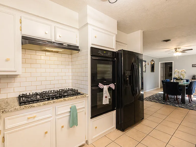 1600 Lawyer St — Photo 10