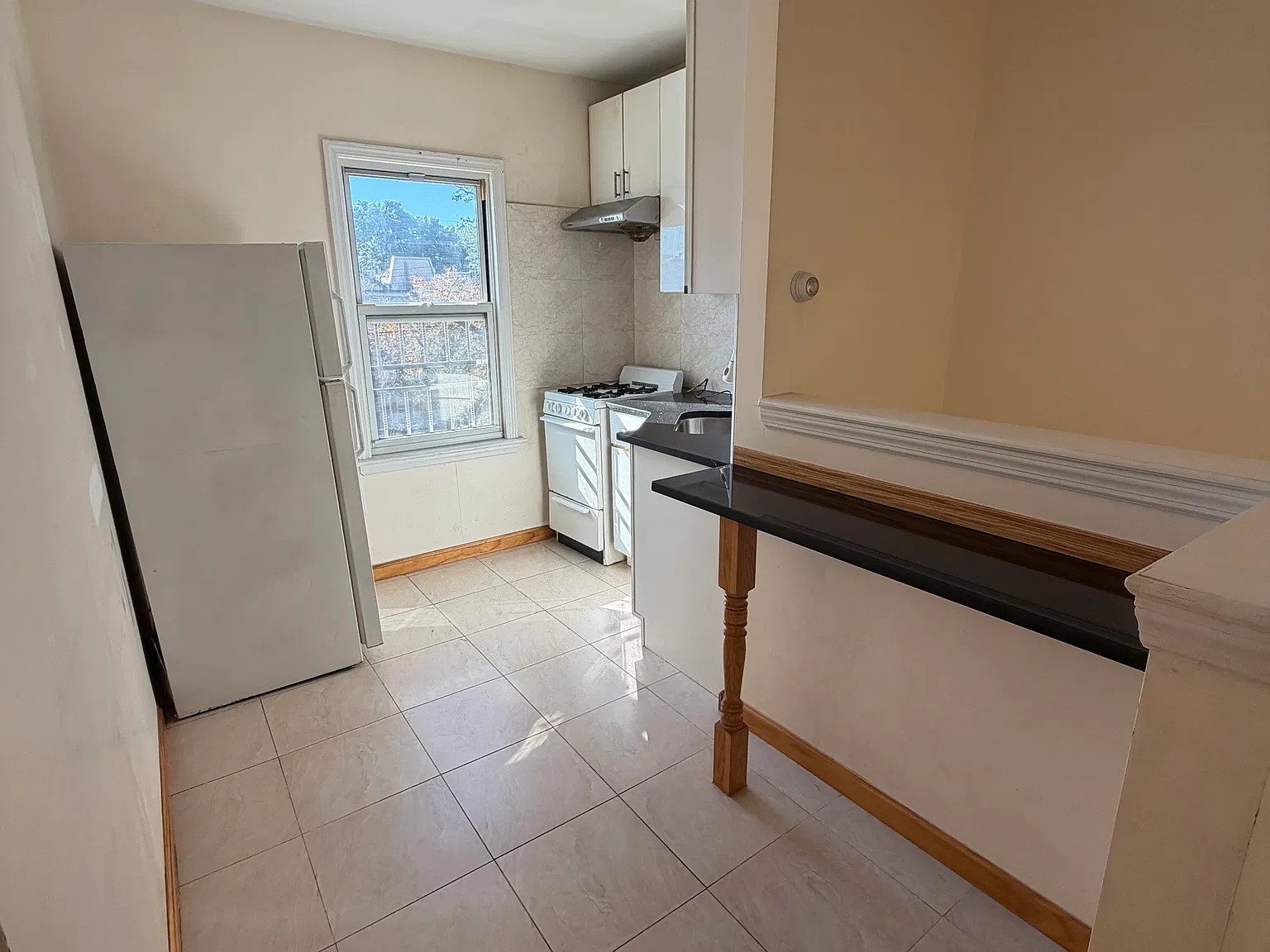 2 bed, 800 sqft, $2,500 — Photo 4