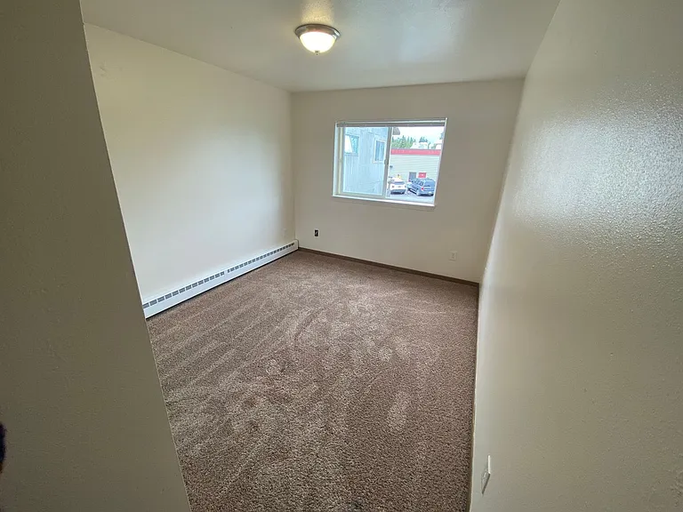 2415 Eureka St — Photo 17