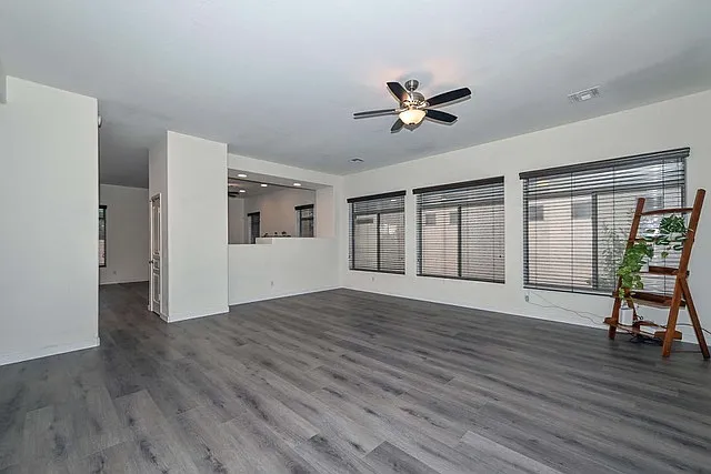 2210 E Branham Ln — Photo 16