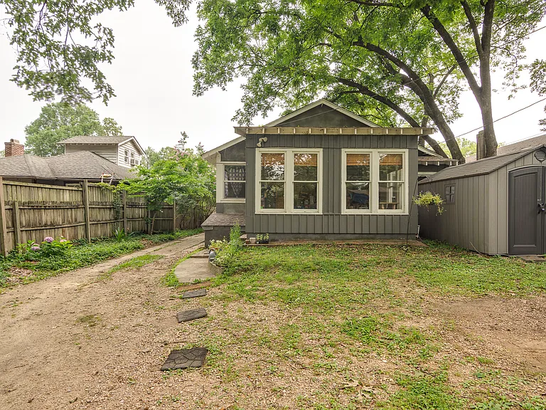 2293 Jackson Ave — Photo 44