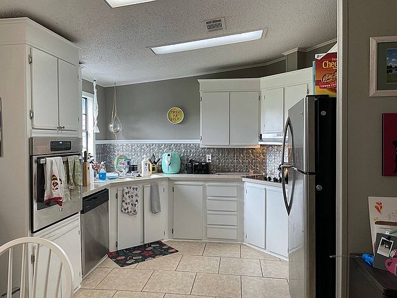 4th image of 1125 Highgate Blvd