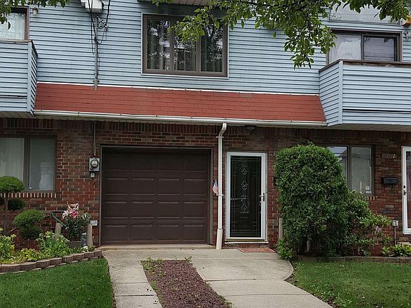 2nd image of 1009 A Arden Ave