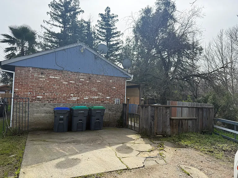 647.5 Cowles Ave #B — Photo 11