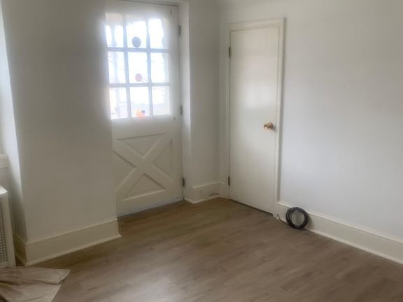 5th image of 523 Main St