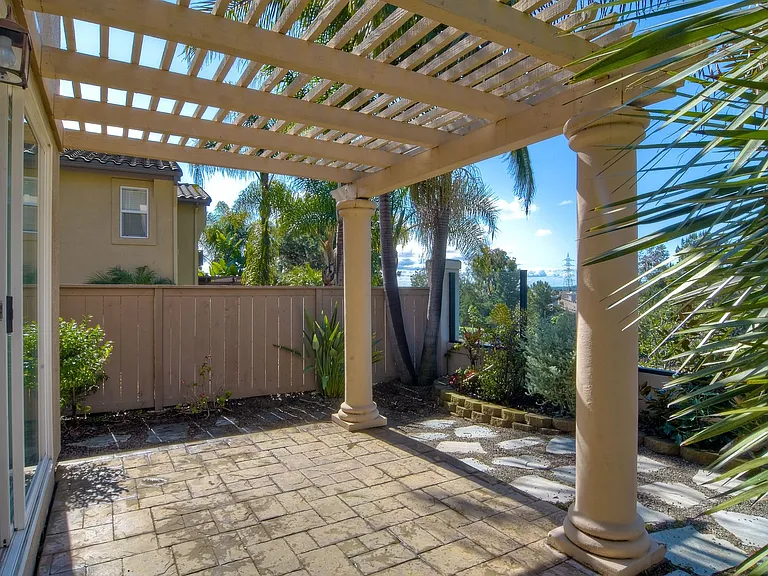 6349 Alexandri Cir — Photo 32