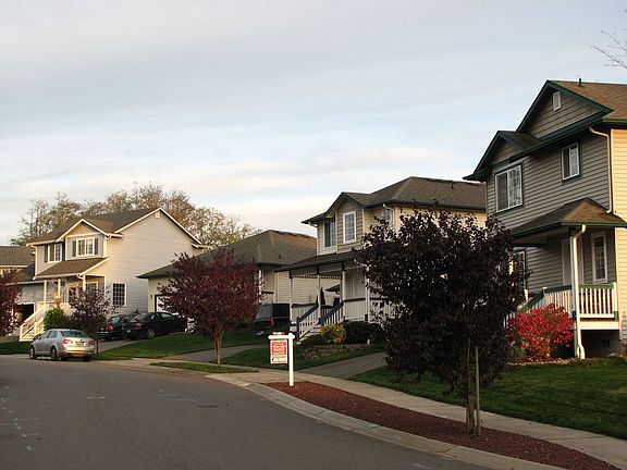 Charming Neighborhood on Dead End Street!