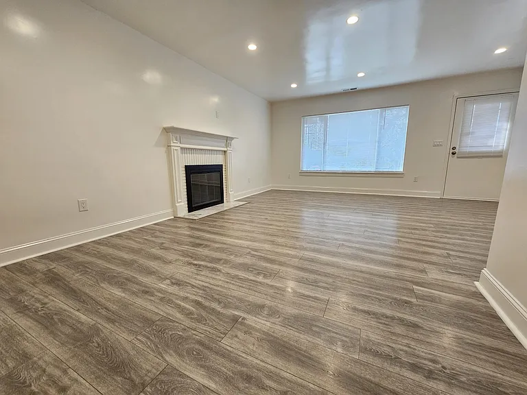 2069 Solano Way — Photo 2