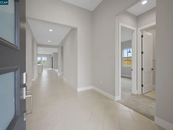 1601 White Rock Dr, Tracy, CA 95377