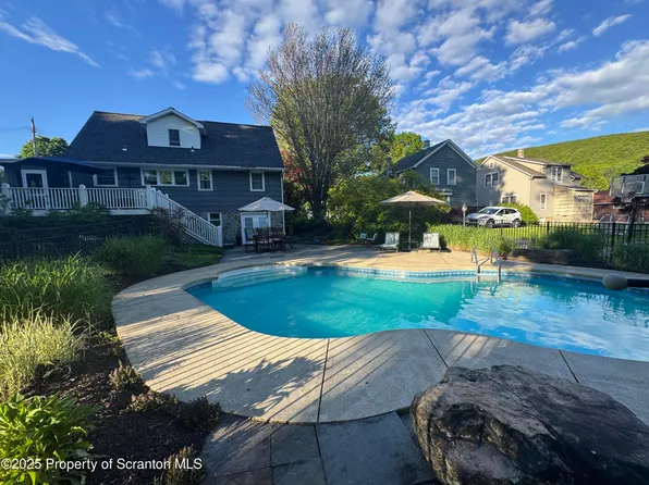 203 Wells St, Clarks Summit, PA 18411