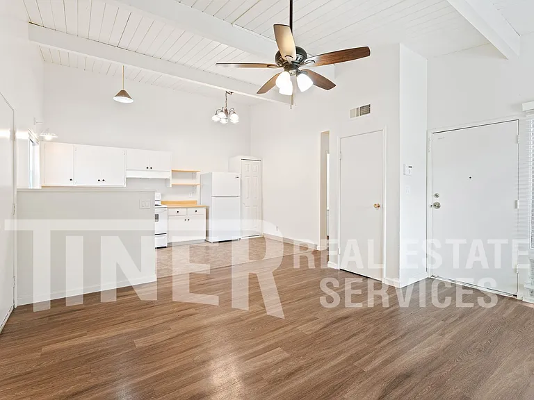1630 Cindy Cir — Photo 3