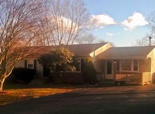 10 Meadow Rd, Westport, MA 02790