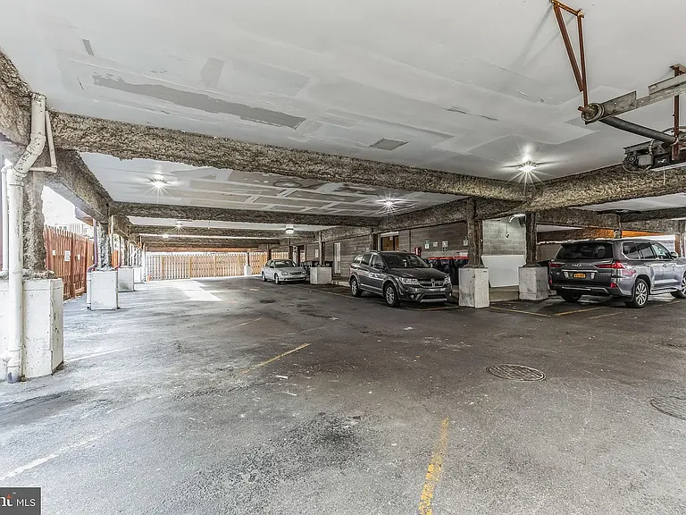 1025 N Madison St #105 — Photo 10