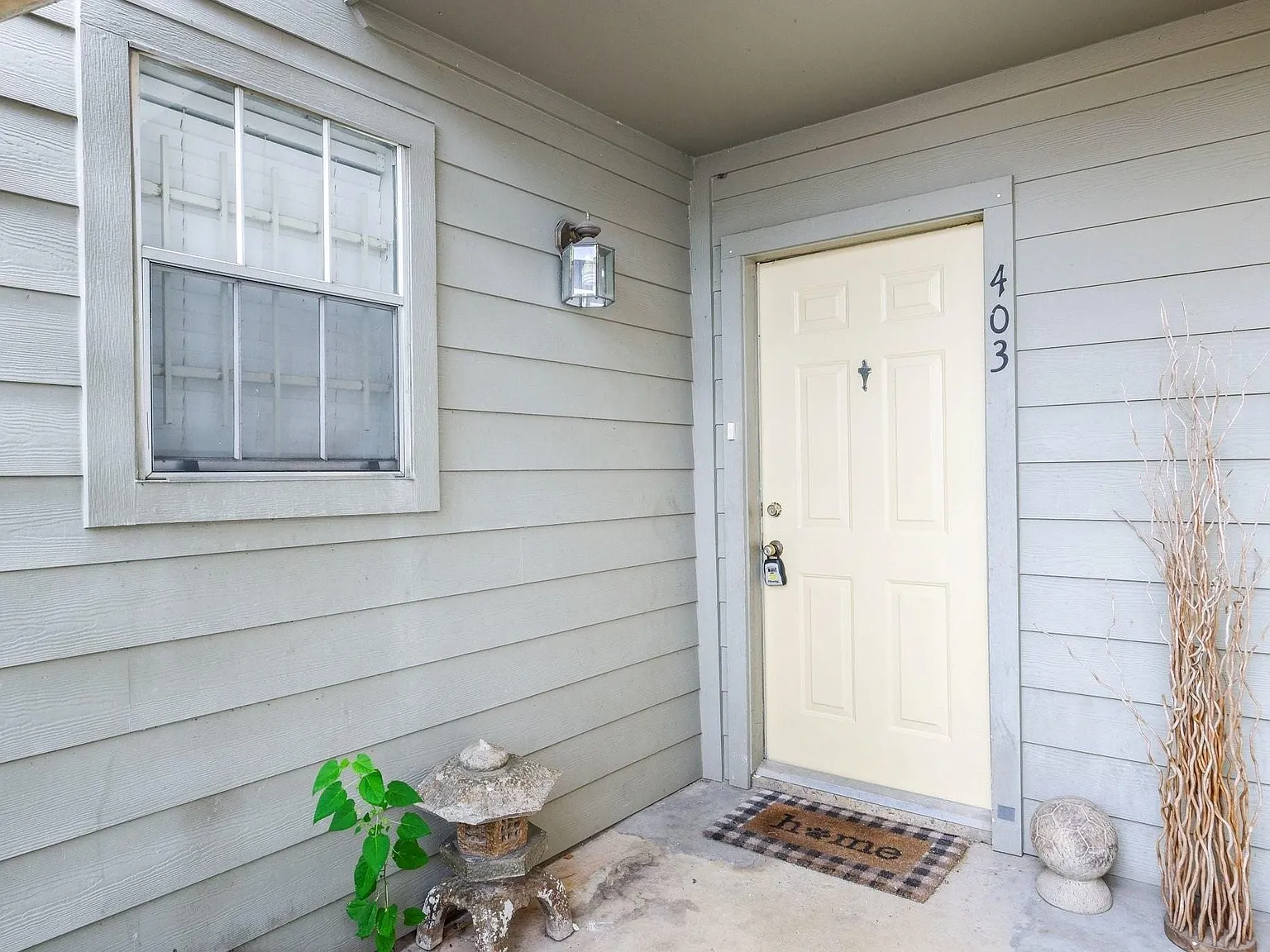 2 bed, 2.0 bath, 1076 sqft, $1,400 — Photo 2