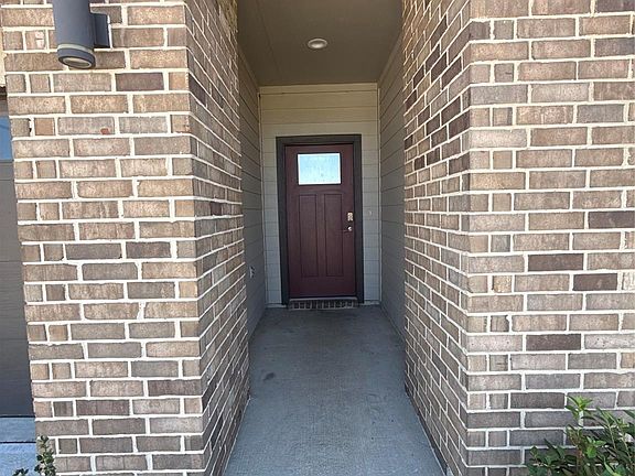 2nd image of 30007 Reagans Ranch Dr